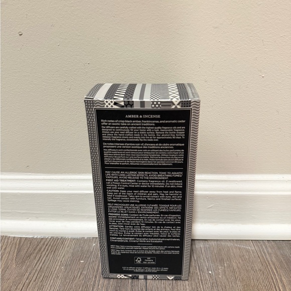 ❗️SALE❗️Nest New York Reed Diffuser - Picture 2 of 2